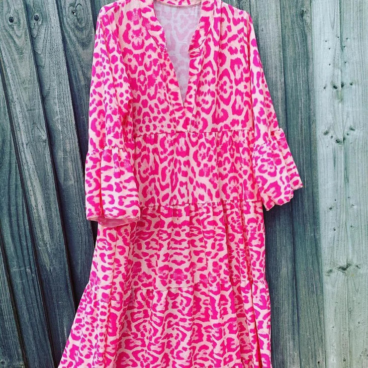 Lange Pink Damenkleid mit Leopardenmuster und langen Ärmeln