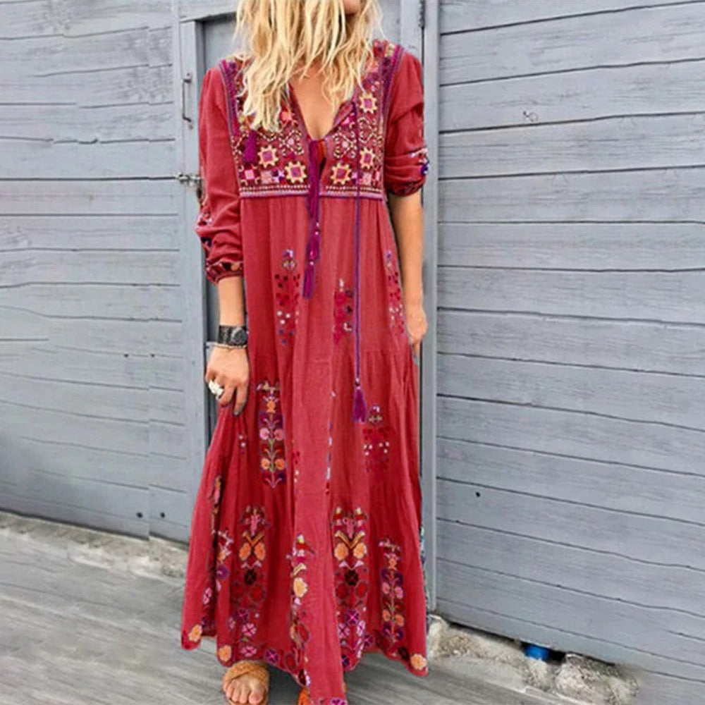 Rot lange Boho-Kleid mit langen Ärmeln, langer Schnitt und V-Ausschnitt