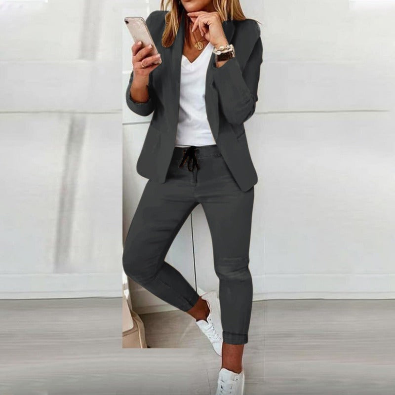 Grau zweiteilige Anzug mit Blazer und Hose